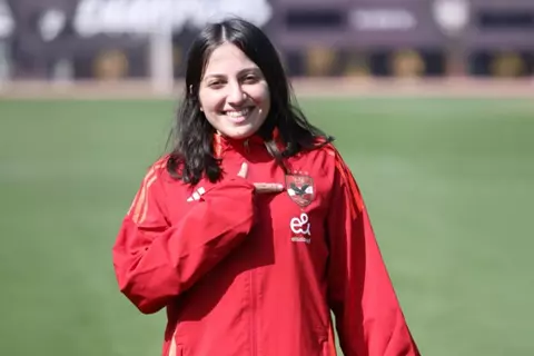  بعد تجربة بيراميدز.. الأهلي يدعم هجوم السيدات بالفلسطينية سيرين غطاس